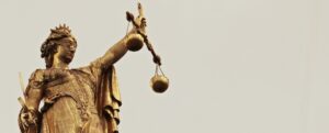 Themis rechtvaardigheid vrouwe justitia Rawls ethiek