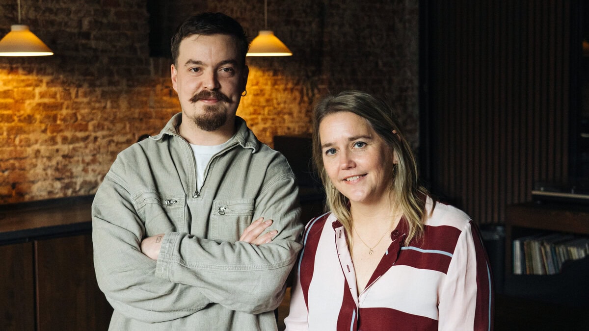 Journalist Jonasz Dekkers en filosoof Stine Jensen maakten een podcast over het publieke debat