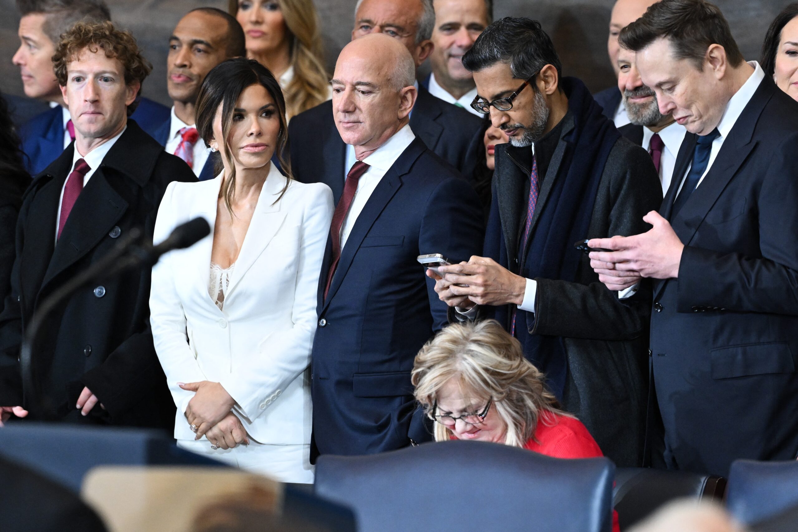 Techbro’s Mark Zuckerberg, Jeff Bezos, Sundar Pichai en Elon Musk bij Donald Trumps inauguratie. beeld ANP/Saul Loeb