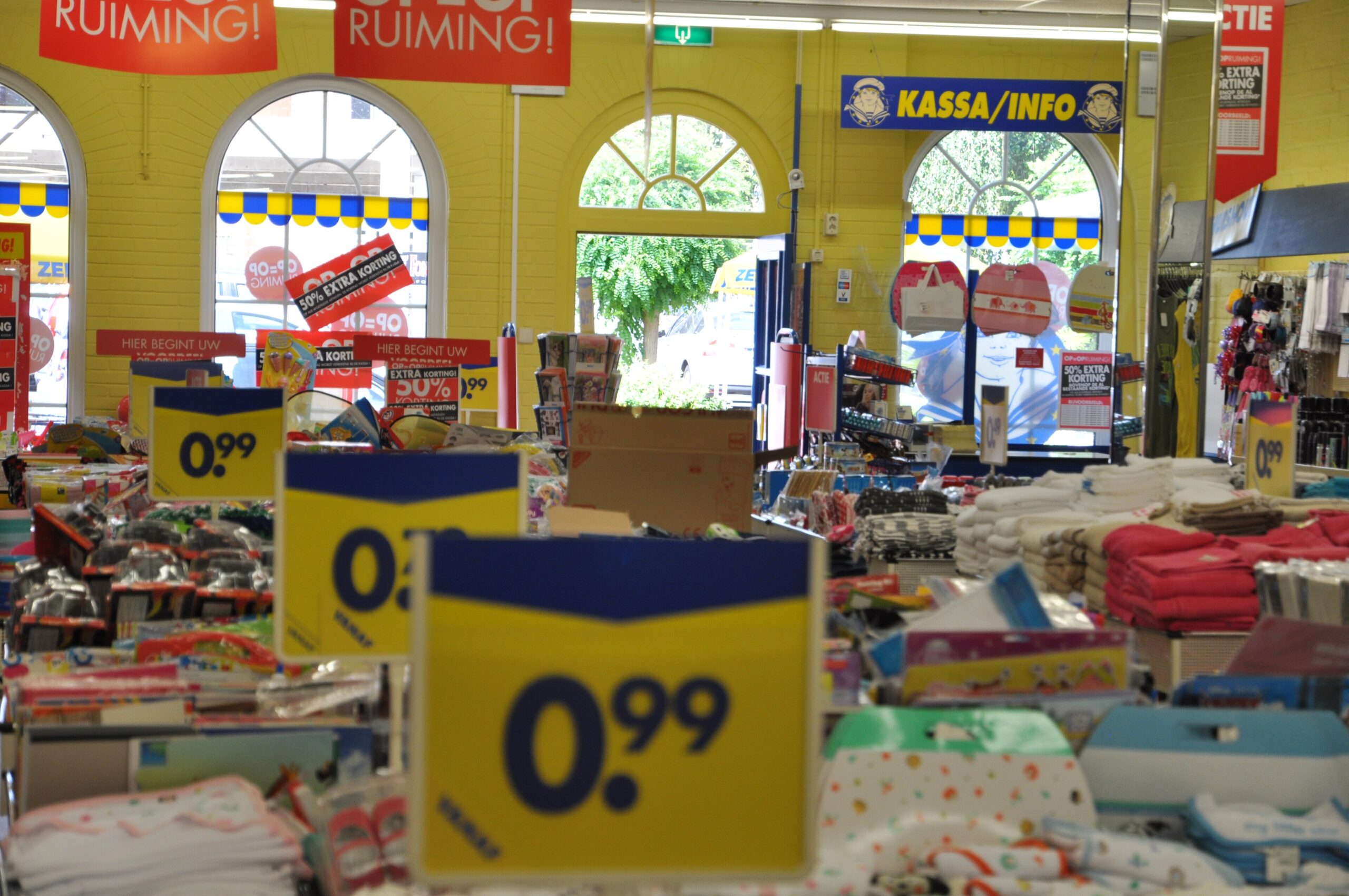 Zeeman textielsuper aanbieding winkel klassenverschillen klasse